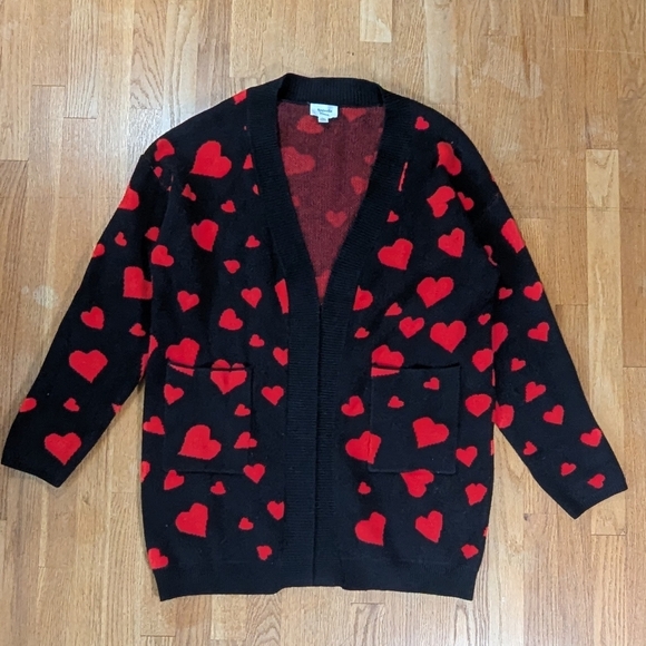 Magnolia Sweaters - Magnolia Place Plus Size Heart Cardigan 🖤❤️ One Size Cozy Statement Sweater